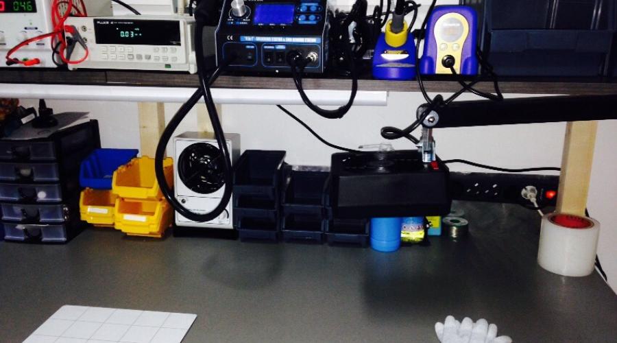 Banco di Lavoro nel laboratorio Isle Elettronica Banco di Lavoro nel laboratorio Isle Elettronica